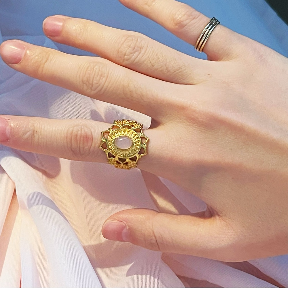 ✨Gorgeous Gold-plated Brass Ring with Gem